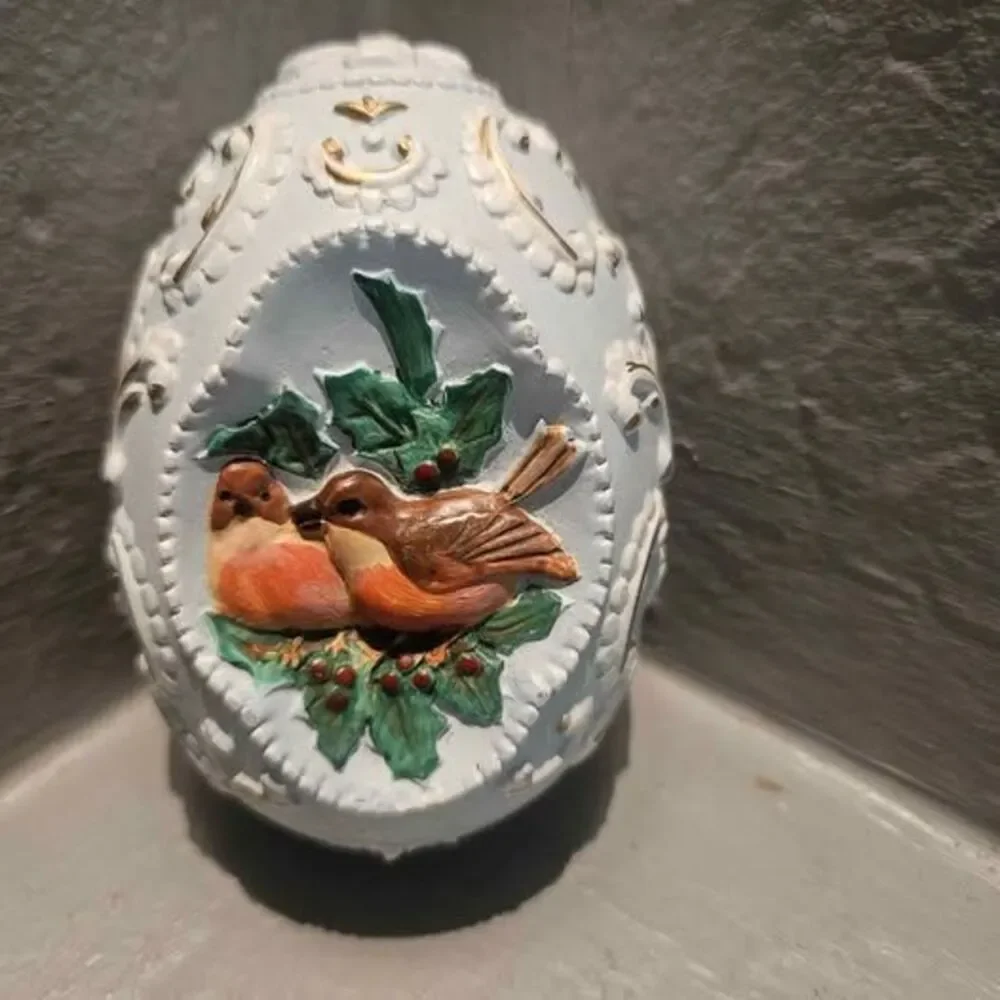 Vintage 1994 Avon Birds of Joy by M. Zapata A Season's Treasures Egg Collection
